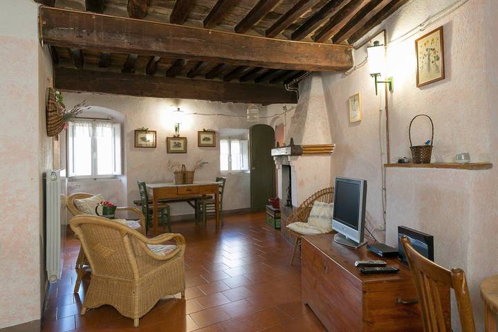 Appartamento intero, Appartamento "Casina nel Borgo Antico" con Wi-Fi in Bibbona, Costa degli Etruschi