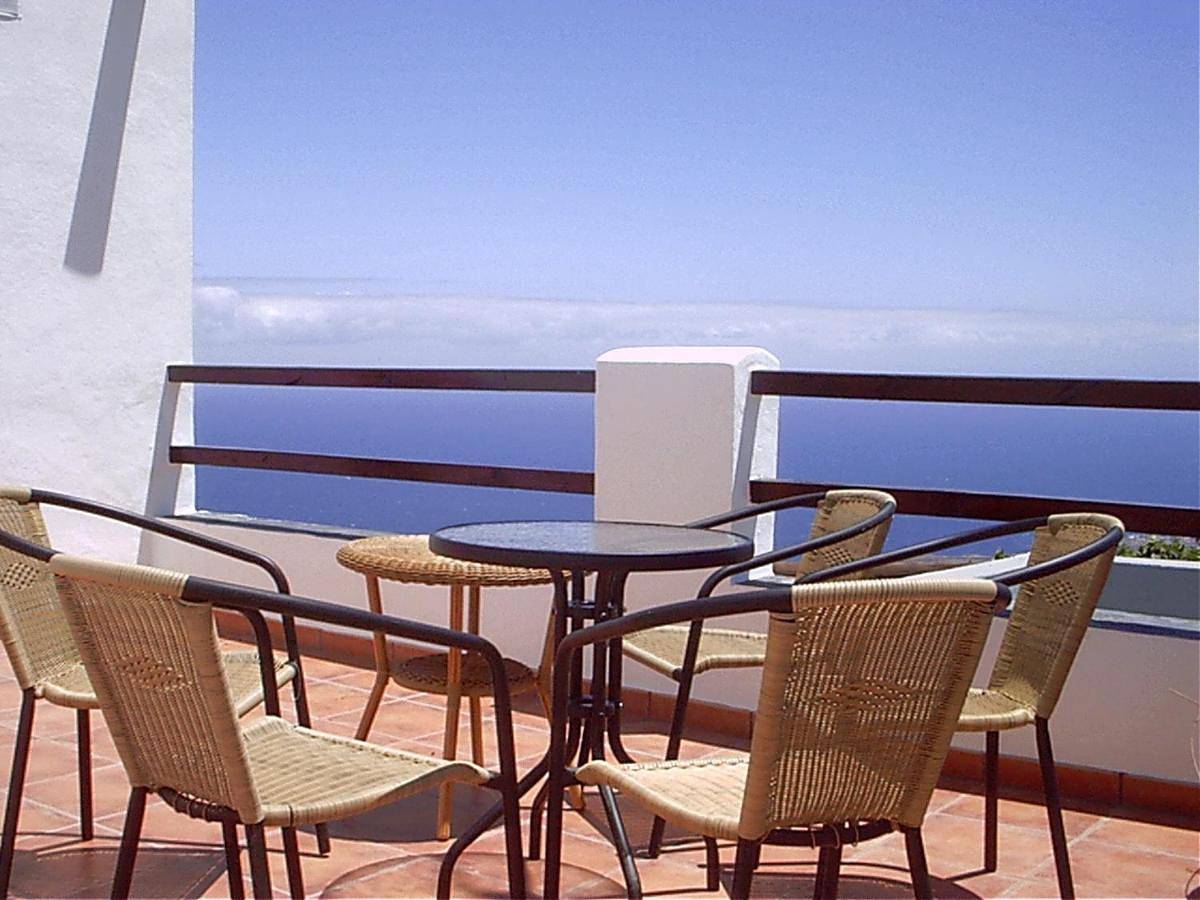 Two-Bedroom Cottage with Shared Terrace in La Zarza (Canary Islands), Fasnia