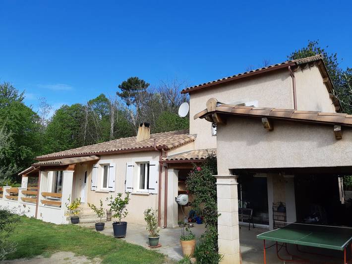 Villa pour 10 personnes, avec terrasse ainsi que jardin et piscine dans Massif central - 3