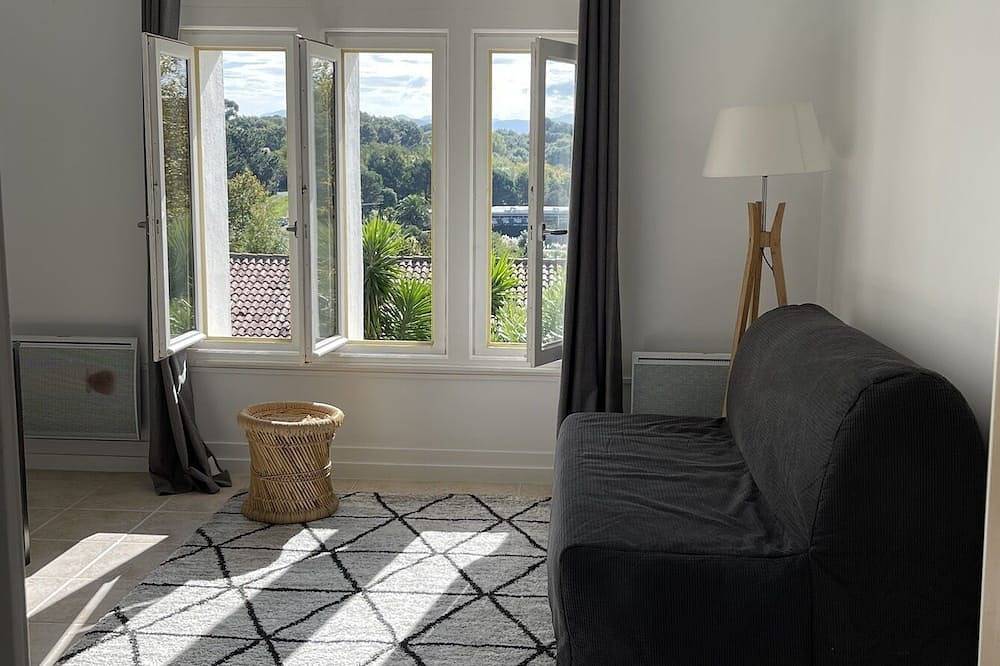 Entire apartment, Studio de Beraun Acotz et Océan in Saint-Jean-de-Luz, Bayonne region