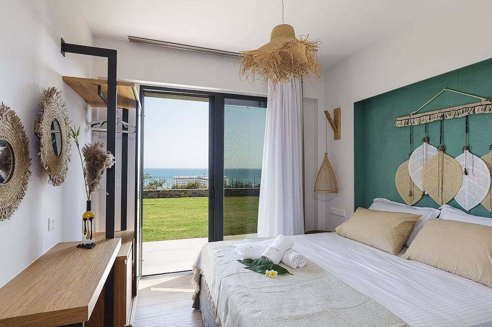 Villa Celestia - Private Infinity Pool & Superb Seaview, 500m from Beach in Skaleta, Rethymno en omgeving