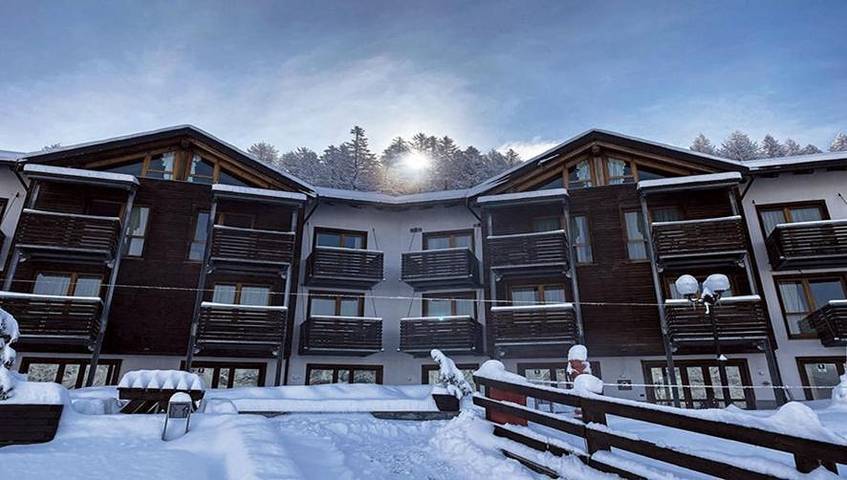 Hotel per 3 persone, con Idromassaggio e Terrazza nonché Giardino e Piscina a Bardonecchia