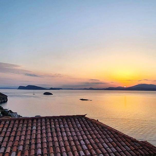 Ferieleilighet for 3 personer, med terrasse, dyr tillatt i Hydra