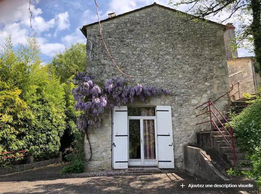 Maison de campagne avec piscine et vue panoramique in Bonneville-et-Saint-Avit-de-Fumadières, Périgord Pourpre