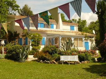 Chambre d’hôte pour 2 personnes, avec piscine ainsi que jardin et terrasse, animaux acceptés dans Parc naturel régional de la Sainte-Baume