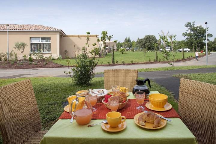 Location de vacances pour 6 personnes, avec balcon et piscine à Aubignan