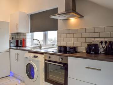 Holiday Rental for 5 People in Huddersfield, West Yorkshire, Photo 3