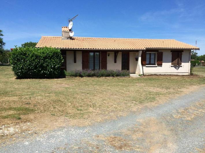 Location de vacances pour 7 personnes, avec piscine et jardin à Lesparre-Médoc - 2