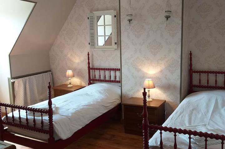 Location de vacances pour 28 personnes, avec jardin dans Lys-Saint-Georges - 3