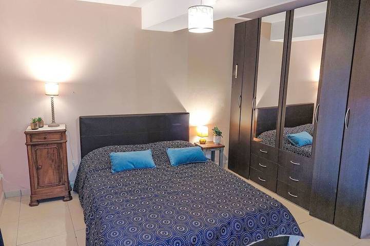 Location de vacances pour 8 personnes, avec terrasse et jardin dans Tour Barberousse Chateau De Gruissan - 4