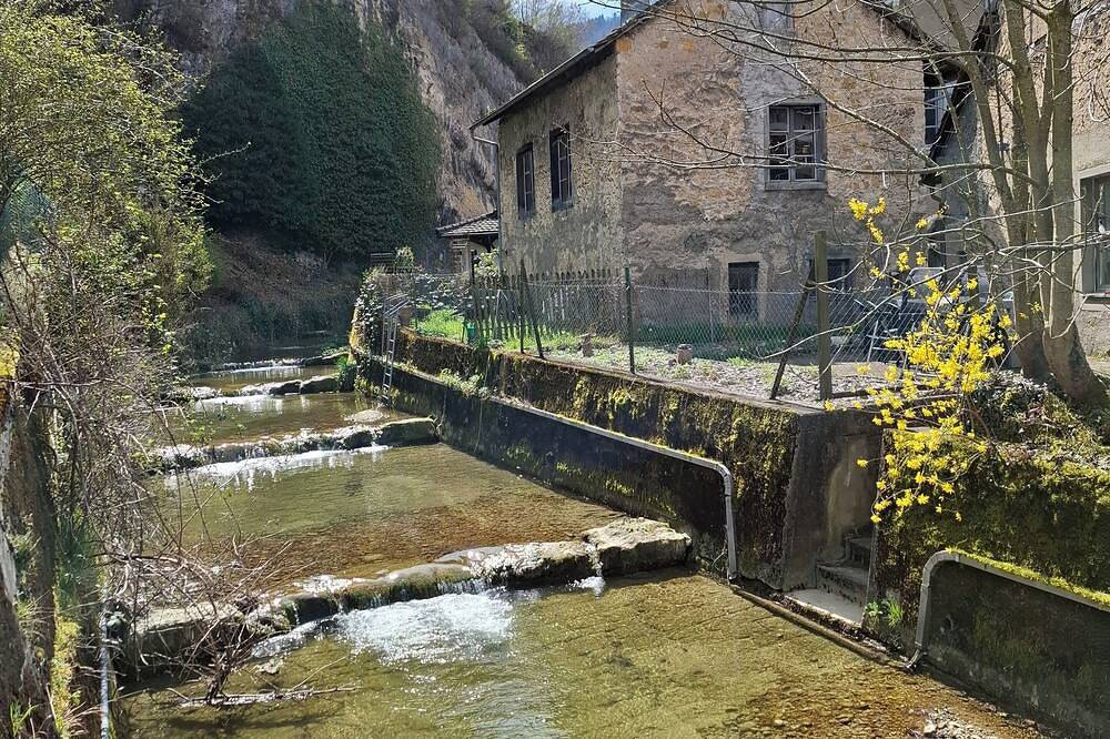 Ganze Wohnung, Ideal für Wanderer, Künstler, Naturliebhaber in Waldenburg (Schweiz), Aargau-Basel