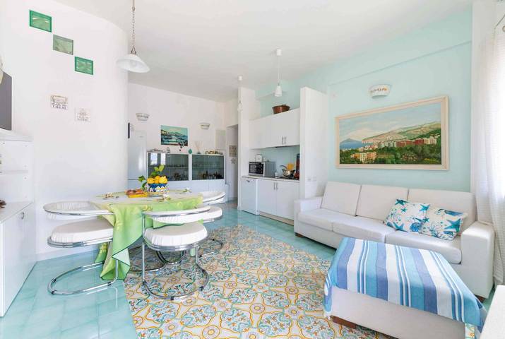 Appartement entier, Appartement « La Terrazza Di Zia Pa' » : vue mer, Wi-Fi et climatisation in Sorrento, Sorrento Coast