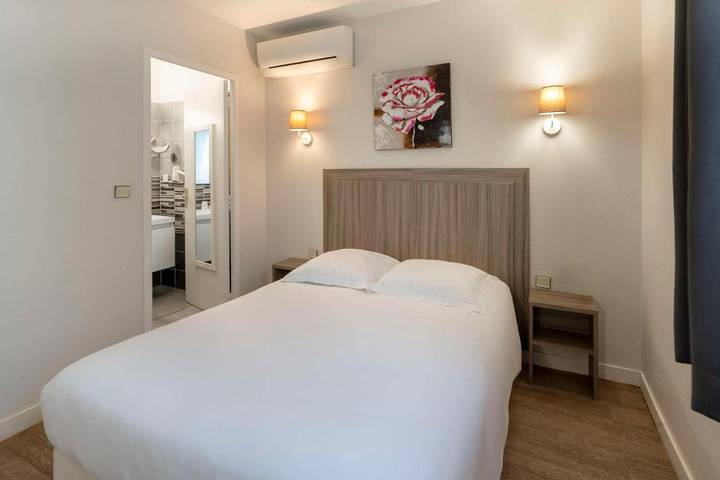Hôtel pour 2 personnes, avec terrasse et jardin, animaux acceptés à Saintes