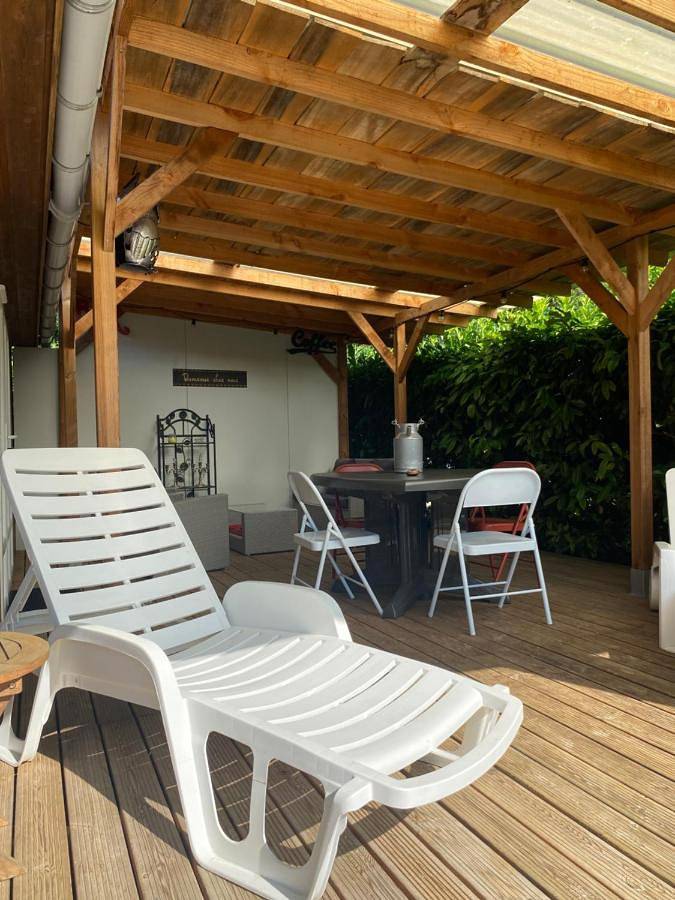 Gîte pour 4 personnes, avec vue ainsi que jardin et piscine, animaux acceptés à Vézac - 2