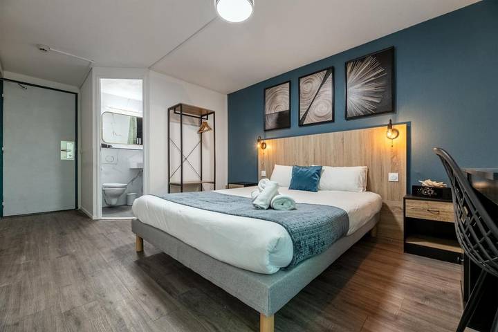 Hôtel pour 2 personnes, avec jardin et piscine, animaux acceptés à Saint-Laurent-des-Vignes