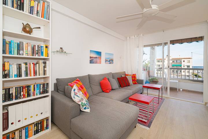 Apartamento entero, Apartamento "Casa Altea-Mar" cerca de la playa con piscina compartida y Wi-Fi in Altea pueblo, Altea