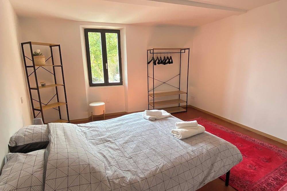 Charming Village House in Aubignan, Vaucluse
