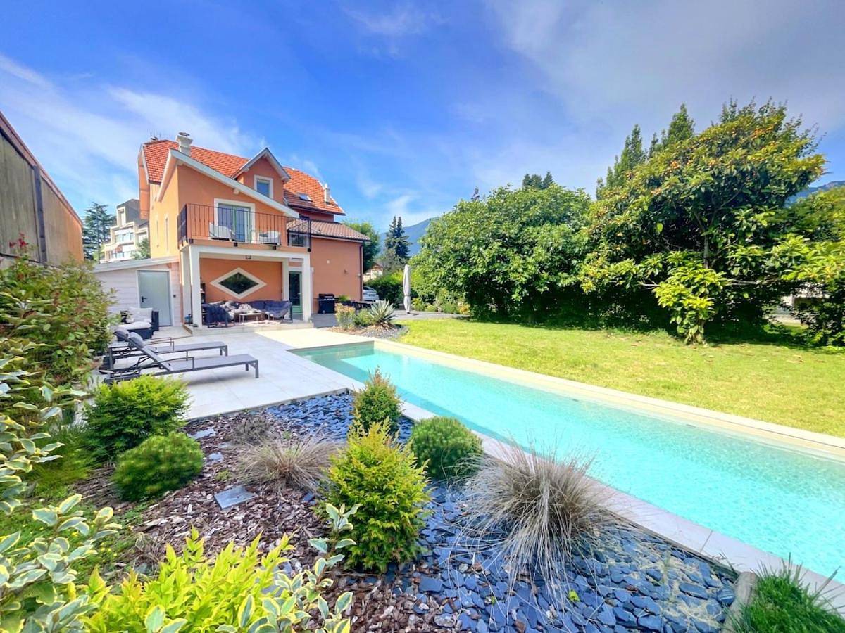 Villa Rossa - Bord du lac - version Xl in Aix-les-Bains, Région de Chambéry
