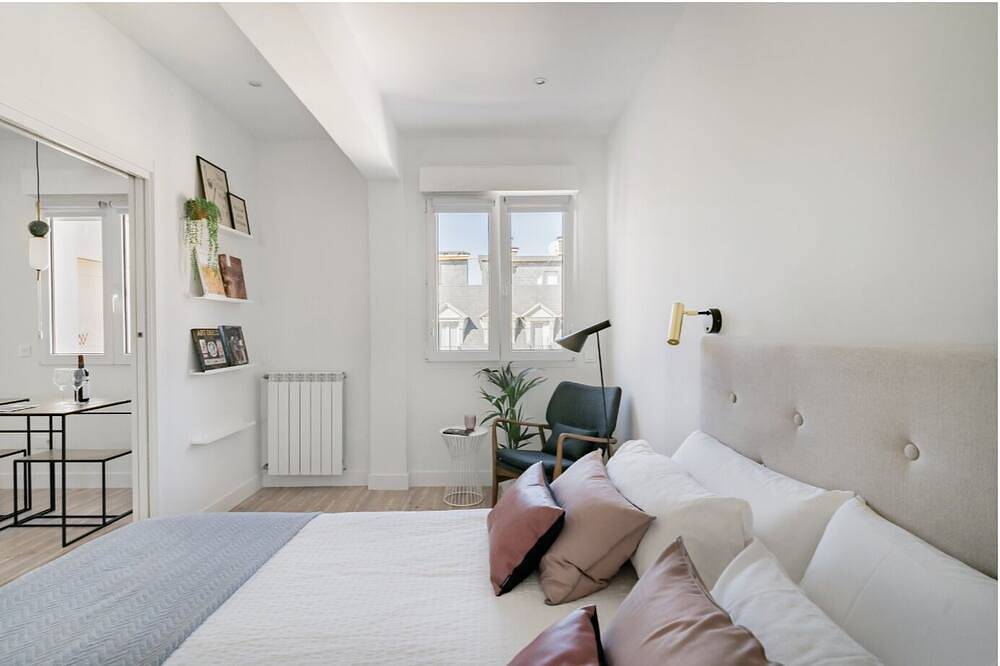 Entire apartment, Eclectic apartament in the city center-By Mara Mar in Playa de la Concha, San Sebastian