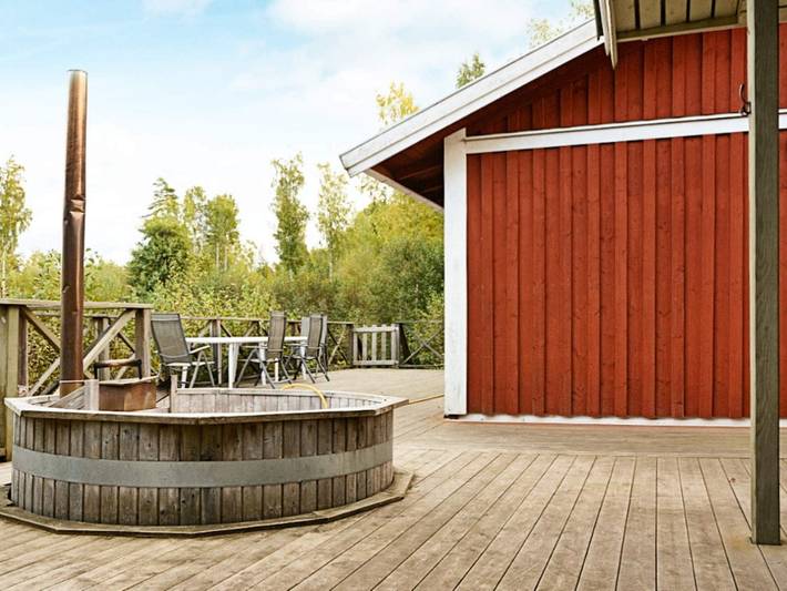 Ferienhaus für 8 Personen, mit Terrasse und Seeblick in Smaland