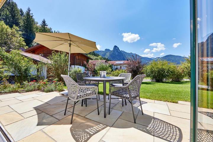Ferienwohnung für 4 Personen, mit Balkon und Garten sowie Sauna und Ausblick