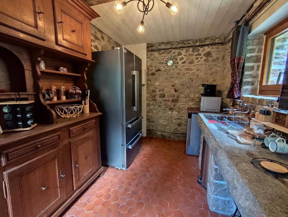 Three-Bedroom House in Thauron, Région de Guéret