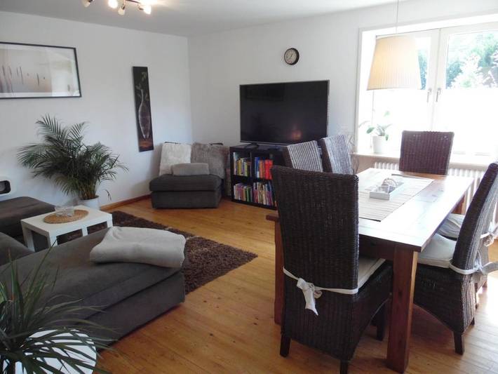 Ferienwohnung für 8 Personen, mit Terrasse und Garten