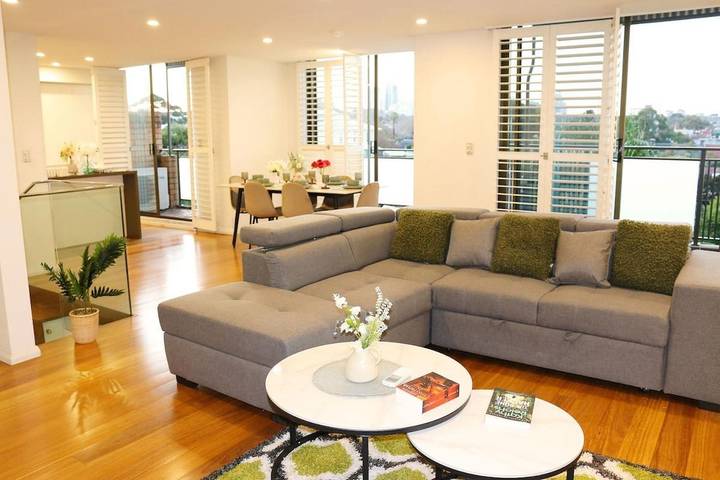 Apartament wakacyjny dla 7 osób, z jacuzzi i balkon w Redfern