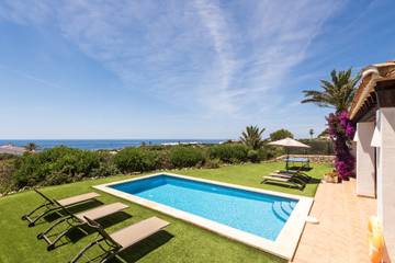 Villa in Sant Lluís, Coast of Menorca für 6 
