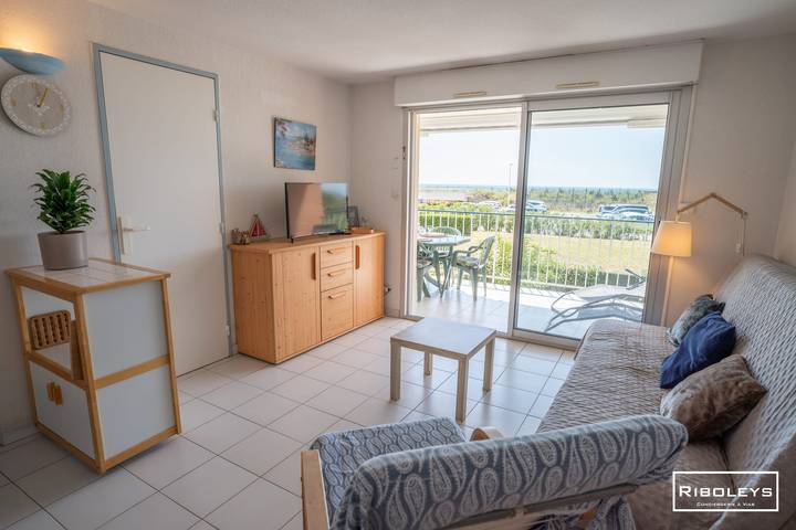 Gîte pour 5 personnes, avec terrasse et piscine dans Plage de la Farinette - 4