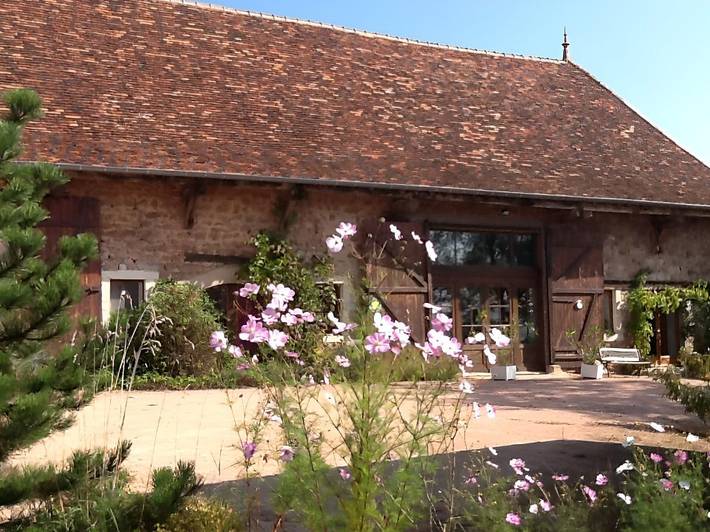 Gîte pour 22 personnes, avec jardin et terrasse en Bourgogne-Franche-Comté - 2