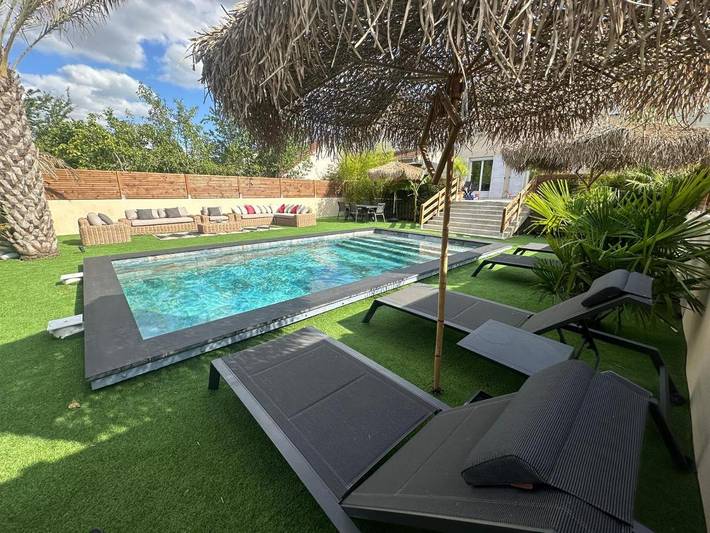 Chalet para 8 personas, con vistas además de piscina y terraza - 1