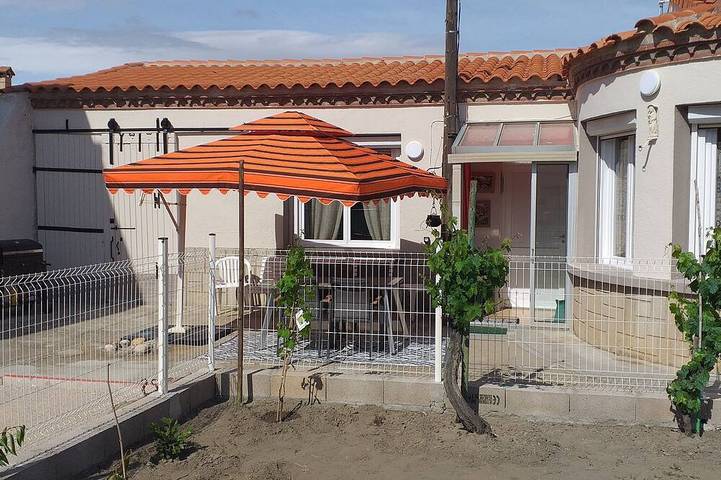 Villa für 9 Personen, mit Garten und Whirlpool - 1
