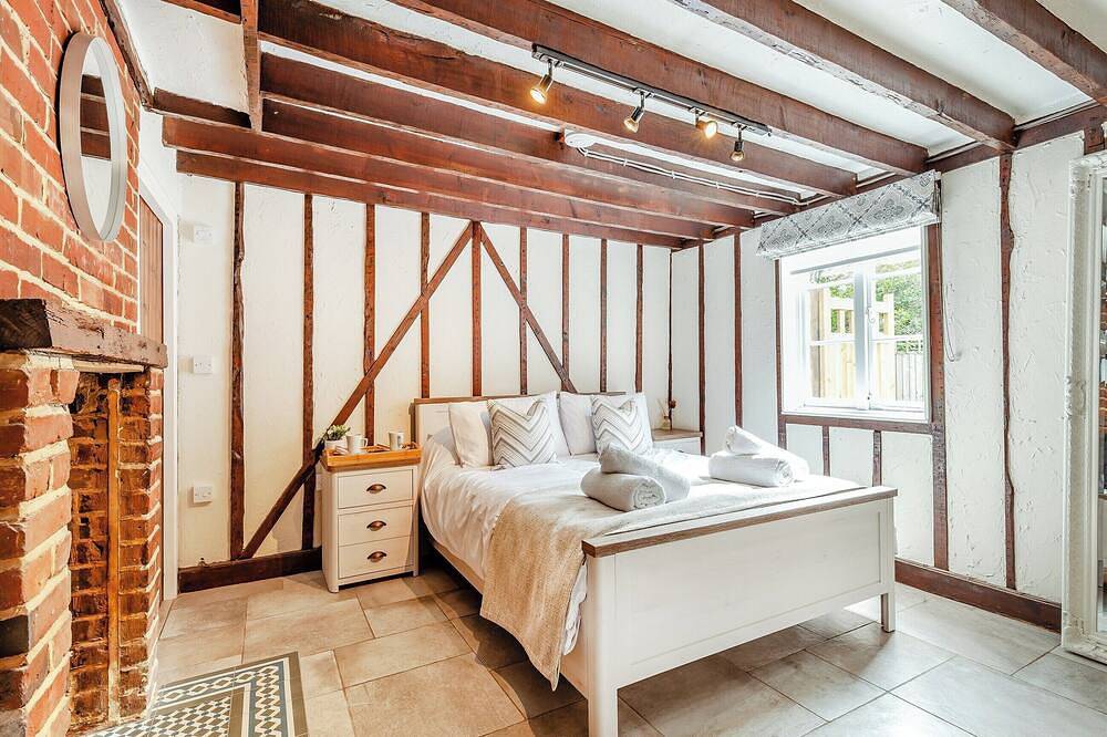 3 bedroom accommodation in Chelmsford in Little Waltham, Chelmsford