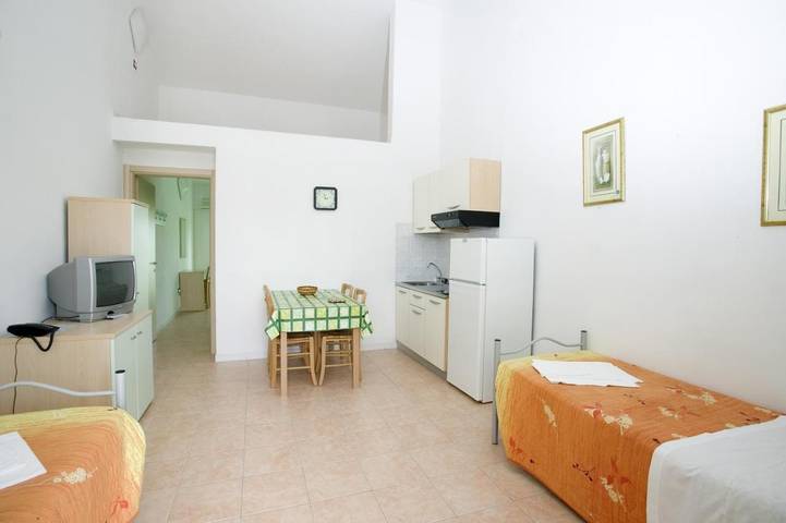 Location de vacances pour 5 personnes, avec jardin ainsi que piscine et vue à Lido Adriano - 4