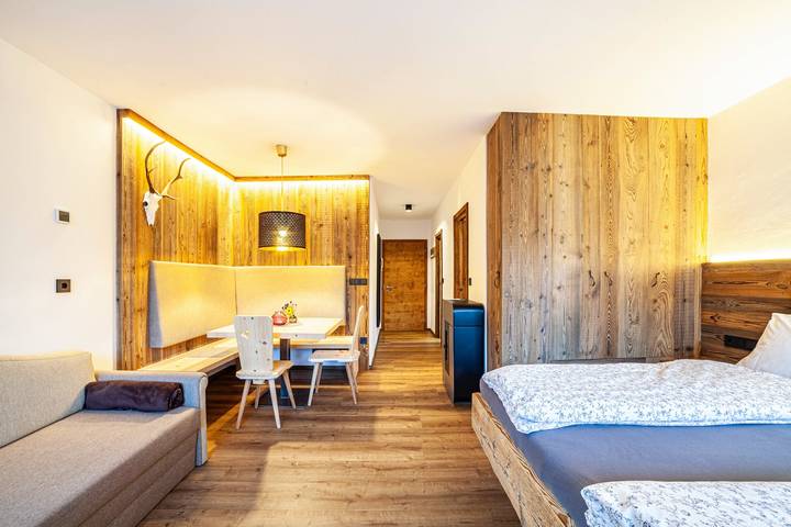 Ganzes Studio, Studio 'Kuppelwies 363' mit Bergblick, privater Terrasse und Wi-Fi in Kuppelwies, Ulten