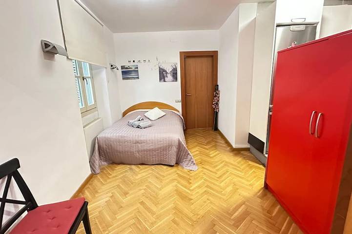 Entire apartment, La rambla guest house 2025 in Barcelona Centre, Barcelona