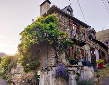 Gîte pour 2 personnes, avec jardin et terrasse à Fos
