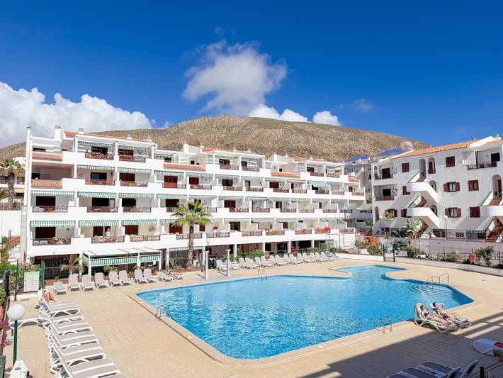 Ganze Wohnung, Ferienwohnung 'Ocean Walk Modern Holiday Apartment' mit Meerblick, Balkon und WLAN in Los Cristianos, Arona