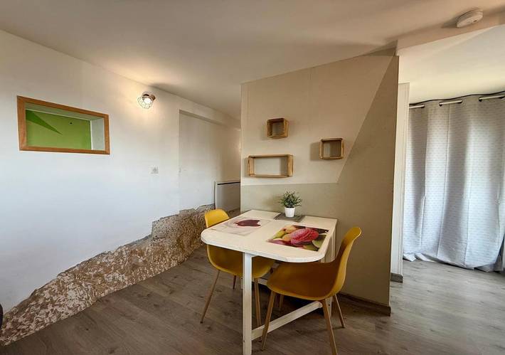 Gîte pour 2 personnes, avec vue et terrasse à Laudun-l'Ardoise - 4