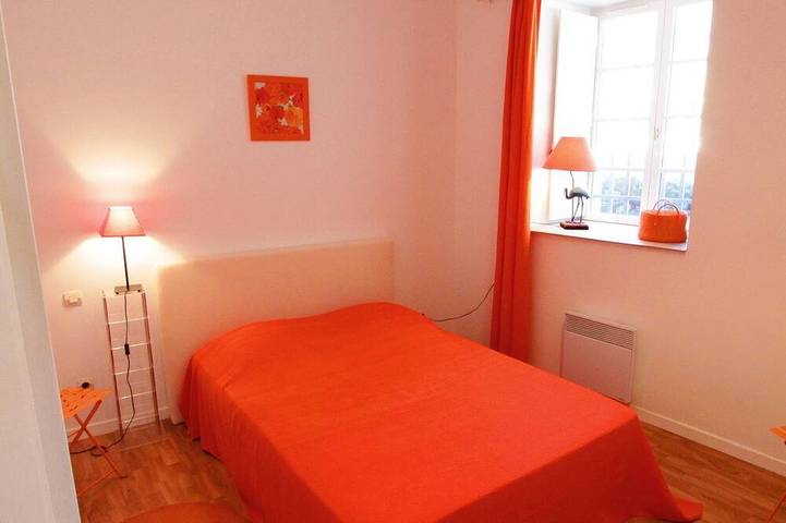 Location de vacances pour 6 personnes, avec terrasse ainsi que jardin et piscine à Aragon - 3