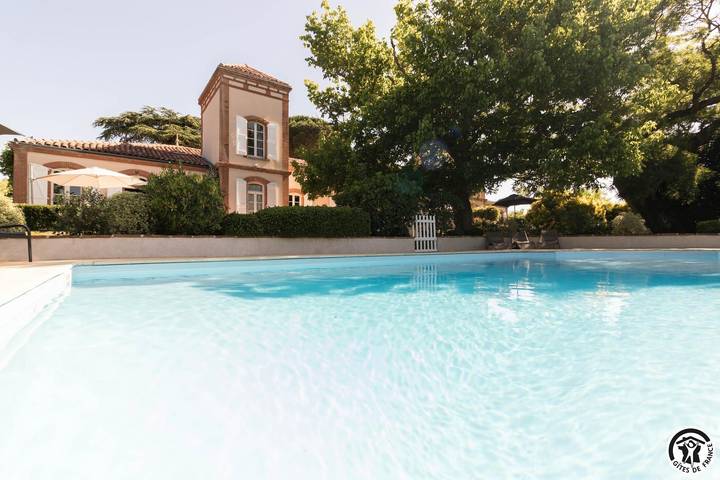 Chambre d’hôte pour 4 personnes, avec Terrasse ainsi que Jardin et Piscine dans Haute-Garonne