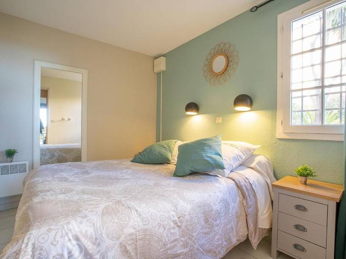 Gîte pour 4 personnes, avec terrasse ainsi que jardin et piscine, animaux acceptés dans Gare Du Dramont - 4