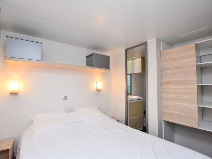 Mobil home pour 9 personnes, avec piscine et terrasse à Thiviers - 2