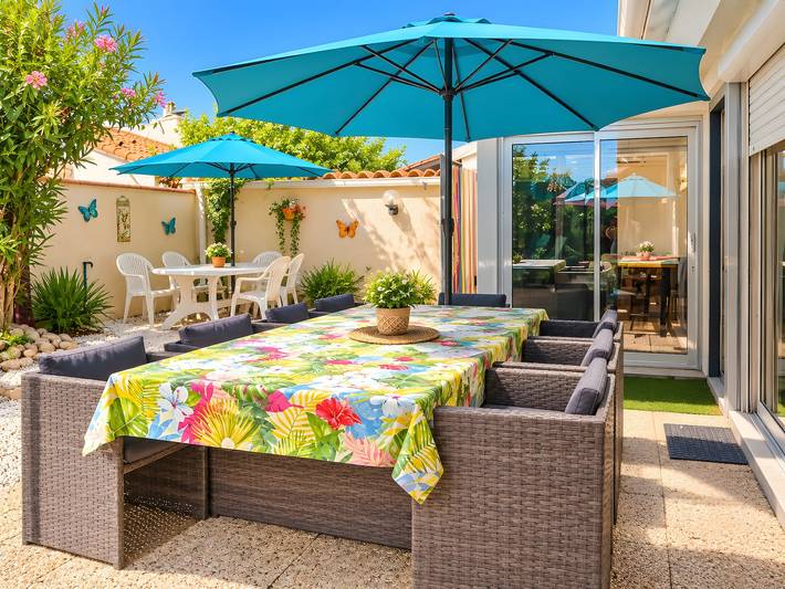 Villa  Bord De Mer* chez roselyne* courses et plage à pied* jardin privé, parking,  Wi-Fi in Saint-Cyprien-Plage, Saint-Cyprien