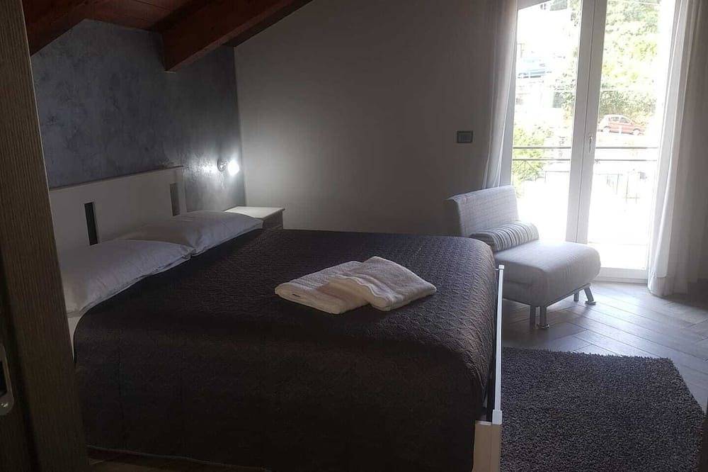 The Attic Room - privates Penthouse in Agropoli, Cilento