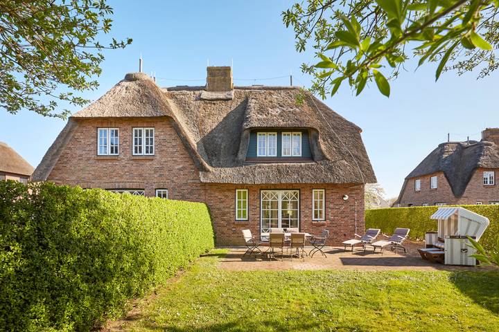 Ferienhaus für 4 Personen, mit Terrasse und Garten sowie Sauna in Utersum - 2