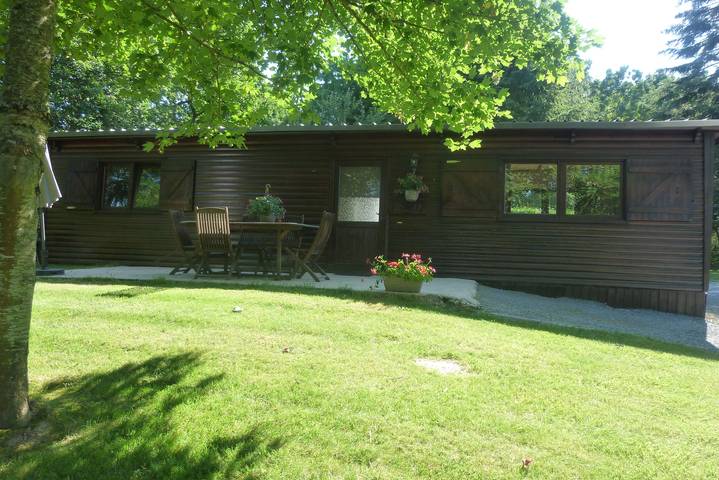 Gîte pour 4 personnes, avec vue et jardin, animaux acceptés à Pertheville-Ners