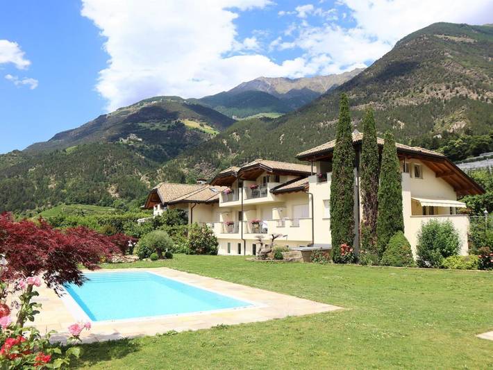 Ferienwohnung für 4 Personen, mit Balkon und Garten sowie Pool und Sauna im Vinschgau