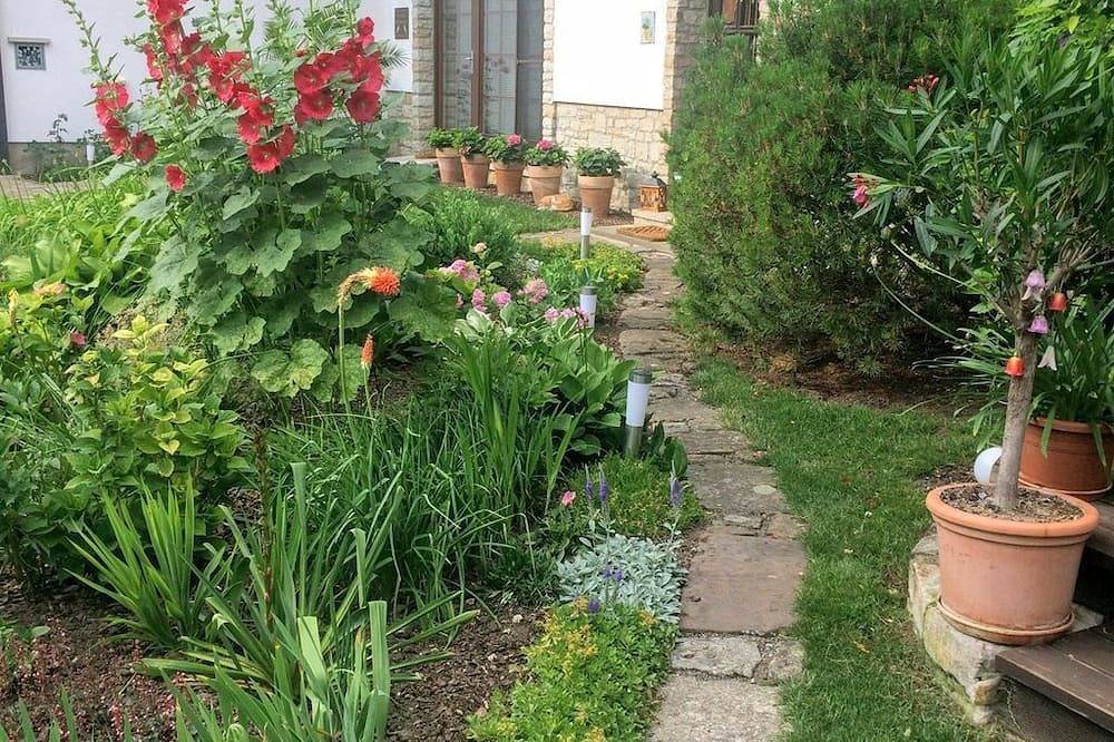 Ganze Wohnung, Ferienwohnung \"Am Geiseltal\" Tal der Bienenfresser - Barrierefreie Ferienwohnung in Merseburg, Saale-Unstrut